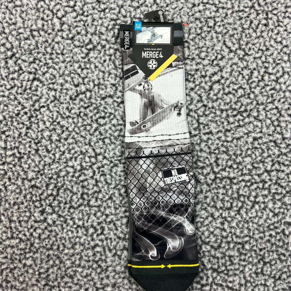 MOFO x‎ Merge4 Crew Socks Men Size L (9-12) Cold One Gray Black, 1 Pair New